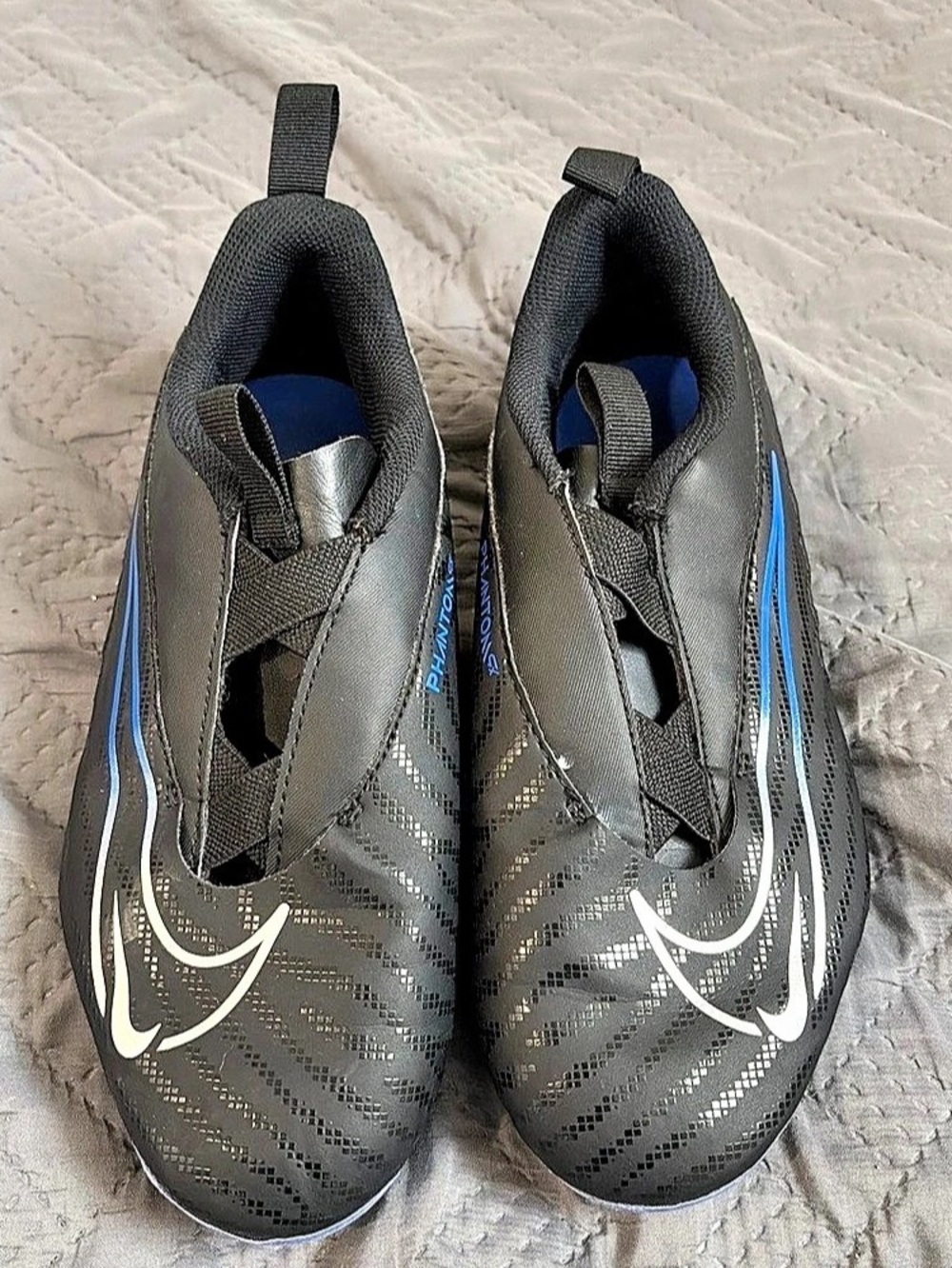 Nike Phantom Soccer Cleats Black Blue Boys US 6Y